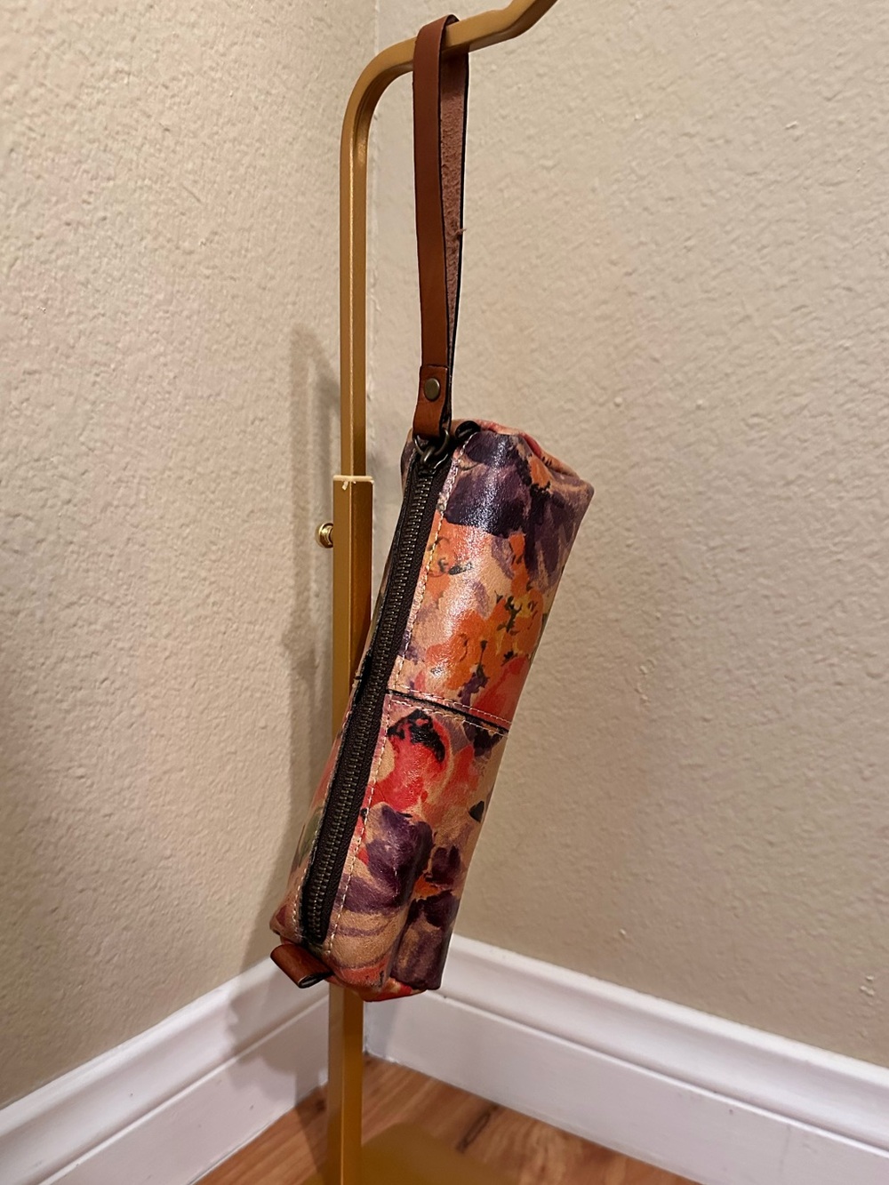 🌸 Patricia Nash "Isla" Oblong Leather Spring Multi Floral Wristlet Pouch Case